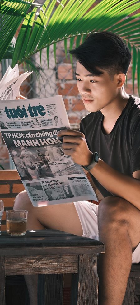 e站绿色版 收藏夹界面，按待读、已读、参考三个分组排列，每张卡片带更新时间标签与进度条